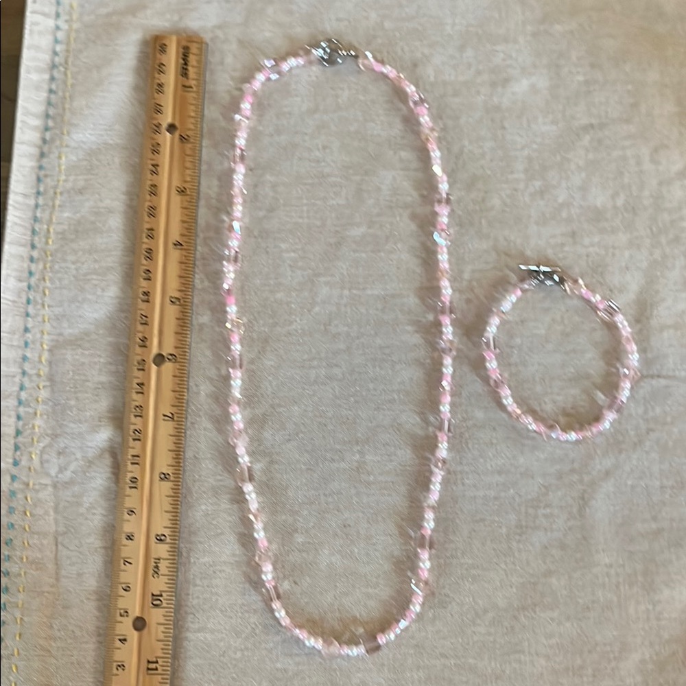 Elegant Pink Beaded Necklace and Bracelet Set